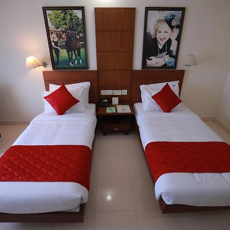 Thrissur Hotel Peninsula מראה חיצוני תמונה