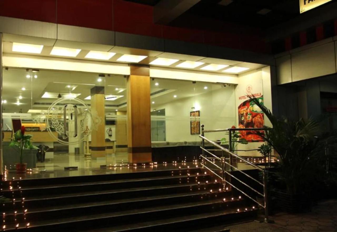 Thrissur Hotel Peninsula מראה חיצוני תמונה