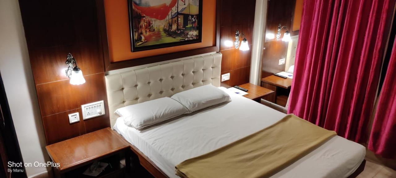 Thrissur Hotel Peninsula מראה חיצוני תמונה