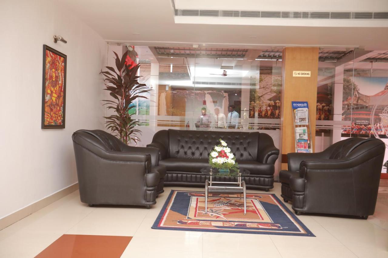 Thrissur Hotel Peninsula מראה חיצוני תמונה