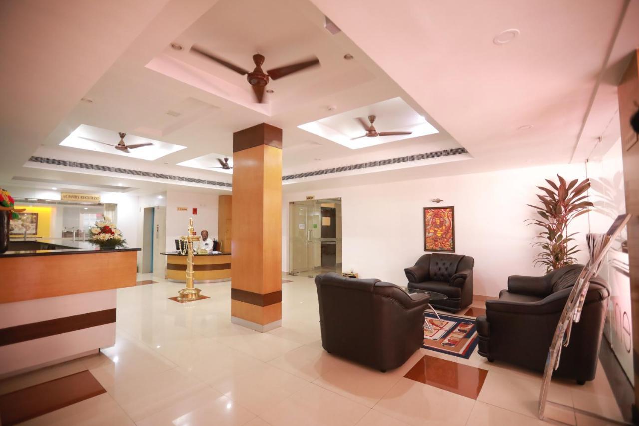 Thrissur Hotel Peninsula מראה חיצוני תמונה