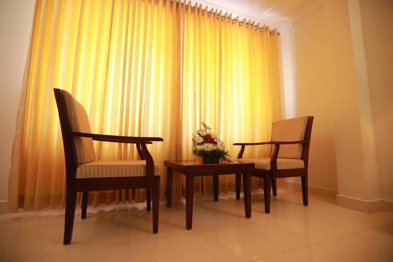 Thrissur Hotel Peninsula מראה חיצוני תמונה